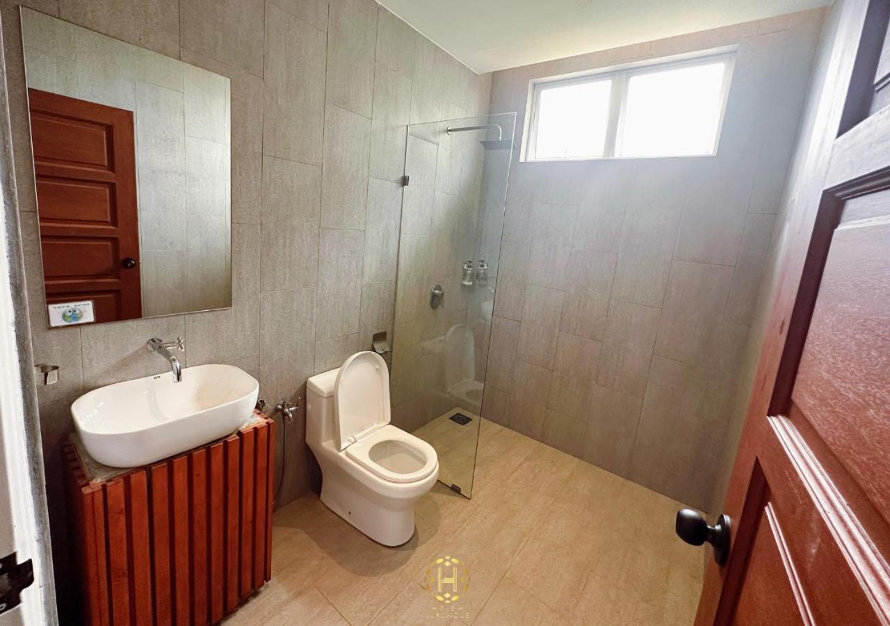 The Luxurious 245, A Famosa Melaka Villa Alor Gajah Bagian luar foto